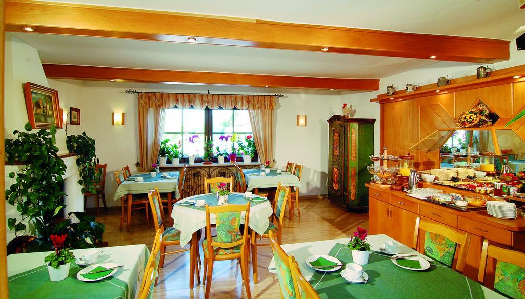Neuner Casa de hóspedes 3*